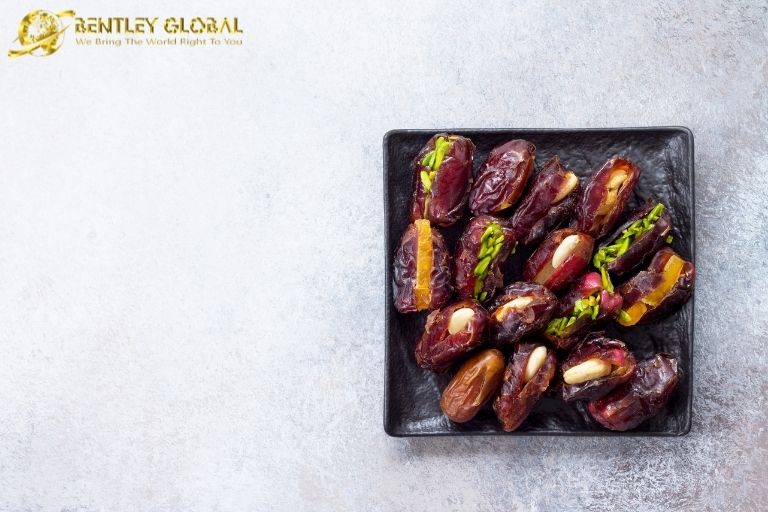 Stuffed Date with Almond & Pistachio